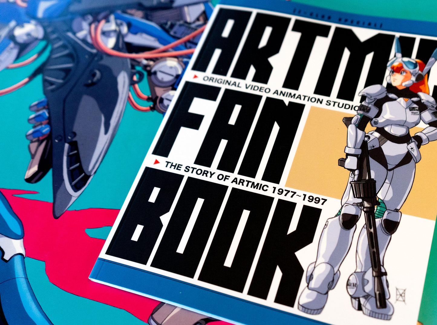 ARTMIC Fan Book