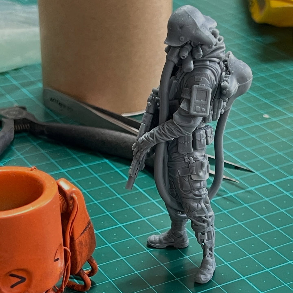 Weird Punk JF-25 Wolf Resin Model Kit
