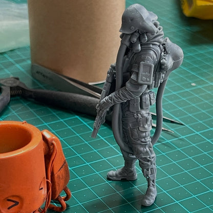 Weird Punk JF-25 Wolf Resin Model Kit